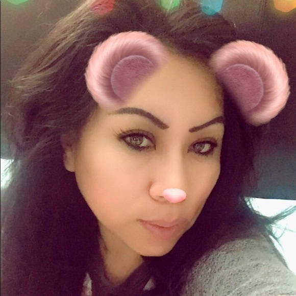 Meet your Posher, Laura - Picture 1 of 1